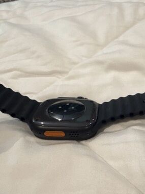 Apple Watch Ultra 2 GPS+ Cellular 49mm Black Titanium Case with Black Ocean band